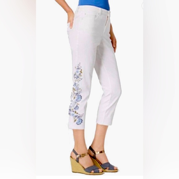 Charter Club Stretch Button-Hem Capri